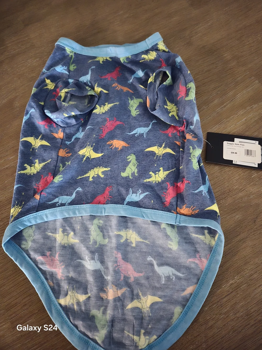 Canada Pooch Dog Follow Me Tee 20 Inch For 33-40 Lbs New Dinosaur Print